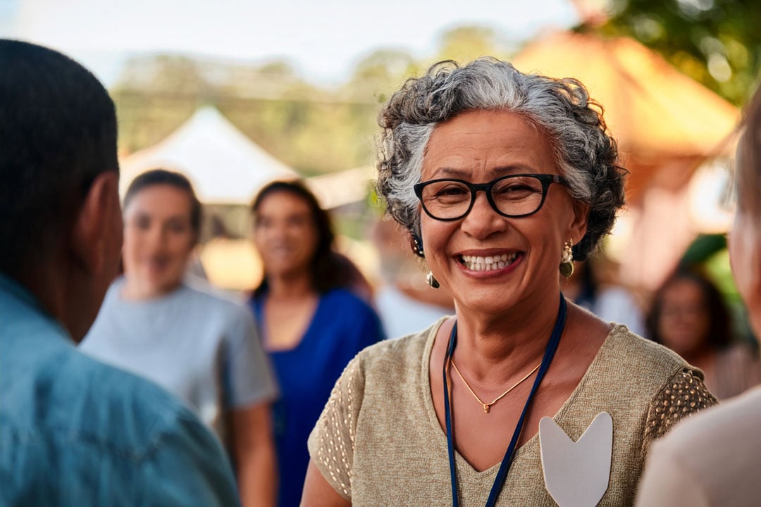 Woman giving back to her community by volunteering.